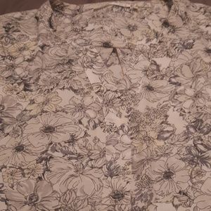 34 sleeve blouse with buttons at sleeves
